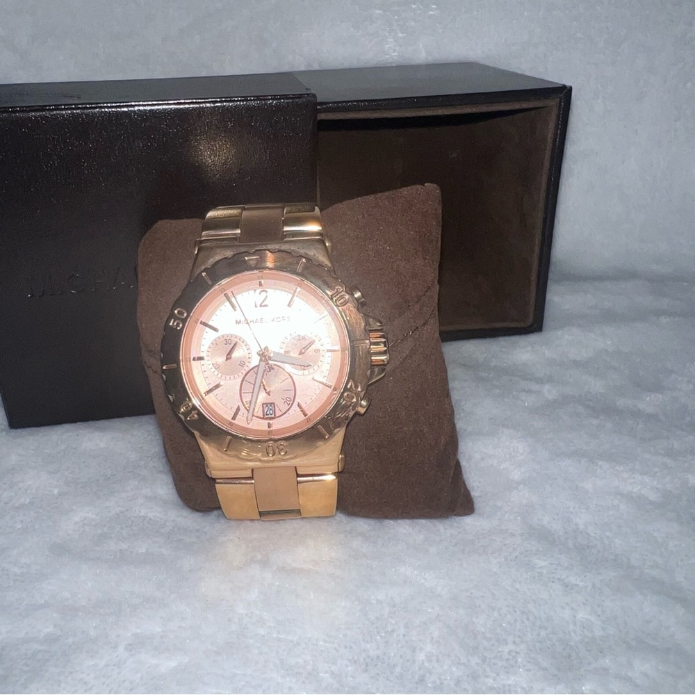 Micheal Kors rose gold watch
